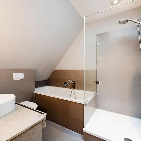 Semi-detached House - Dos081011-lyc *
