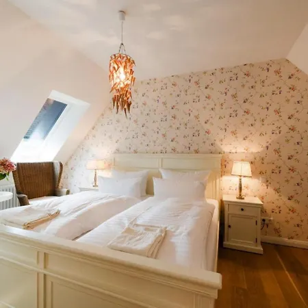 Semi-detached House - Dos081011-lyc *